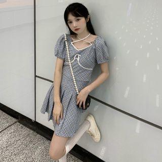 Puff-sleeve Plaid Top / Pleated Mini A-line Skirt