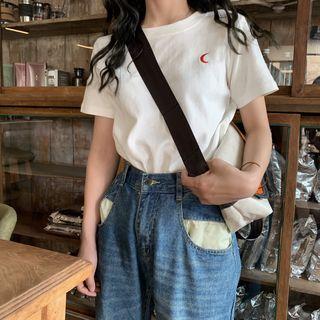 Short-sleeve Moon Embroidered Tee