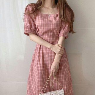 Short-sleeve Plaid Square-neck A-line Midi Dress