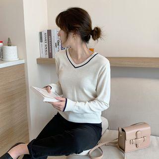 V-neck Contrast-trim Knit Top Ivory - One Size