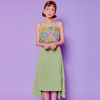 Dip-back Slit-hem Skirt