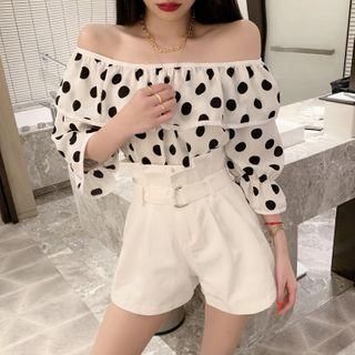 Elbow-sleeve Dotted Blouse / Buckled Wide-leg Shorts