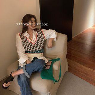 Plain Shirt / V-neck Patterned Cropped Sweater Vest