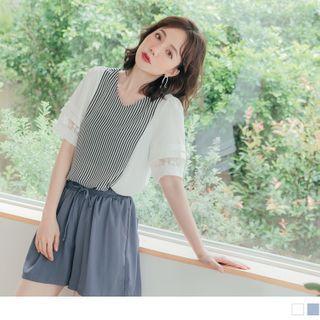 Short Sleeve V-neck Striped Panel Top