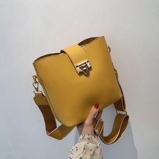 Wide Strap Bucket Bag