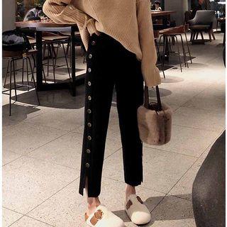 Buttoned Cropped Knit Pants