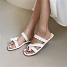 Knot-strap Slide Sandals