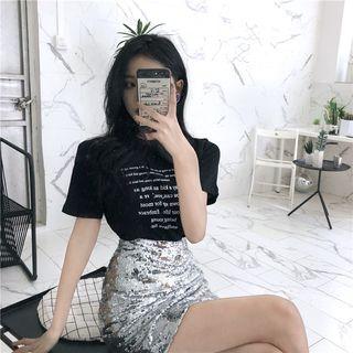 Lettering Short-sleeve T-shirt / Sequined A-line Skirt