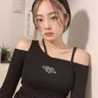 Set: Lettering Asymmetrical Tank Top + Long-sleeve Off-shoulder T-shirt Black - One Size