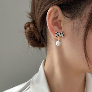 Bow Checker Faux Pearl Dangle Earring 1 Pair - Earrings - Bow 925 Silver - Black & White - One Size
