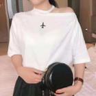 Off-shoulder Short-sleeve Embroidered Printed T-shirt