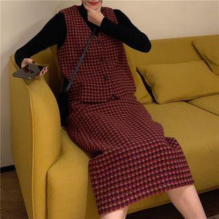 Long-sleeve T-shirt / Patterned Vest / Midi Skirt / Double-breasted Coat