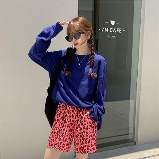 Floral Print T-shirt / Leopard Print Shorts