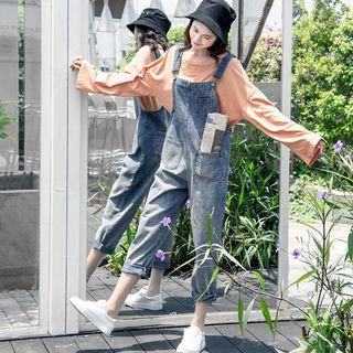 Back Strap Cropped Jeans
