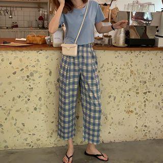 Short-sleeve Cropped T-shirt / Plaid Wide-leg Cropped Pants