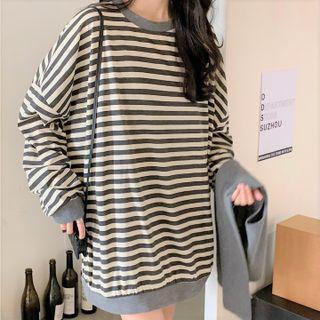 Set: Shawl + Striped Sweatshirt