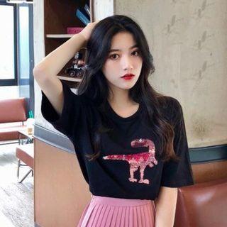 Sequined Short-sleeve T-shirt / High Waist Pleated Skirt