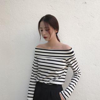 Striped Off-shoulder Long-sleeve T-shirt / Plain Dress Pants