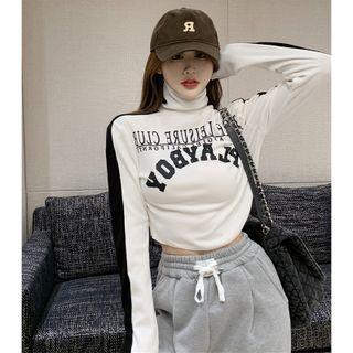 Long-sleeve Turtleneck Lettering Print Cropped T-shirt
