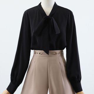 Long-sleeve Tie-neck Blouse / Horsebit-accent Dress Shorts