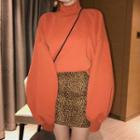 Mock-turtleneck Pullover / Leopard Print A-line Skirt