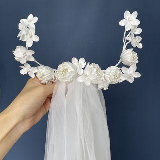 Flower Applique Mesh Wedding Veil White - One Size