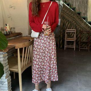 Long-sleeve Cropped T-shirt / Floral Midi A-line Skirt
