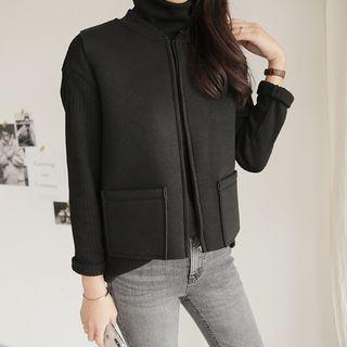Pocket-front Dip-back Vest