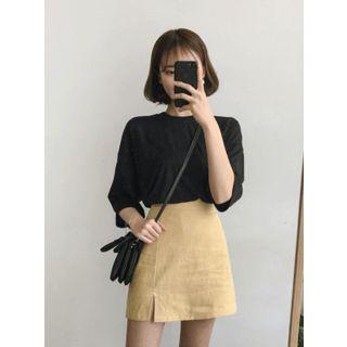 3/4-sleeve Colored Loose-fit T-shirt