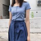 Short-sleeve Buttoned Ribbed Cropped T-shirt
