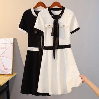 Contrast Trim Short-sleeve Mini A-line Knit Dress