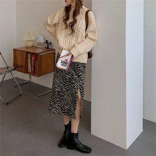 Plain Sweater / Zebra Midi A-line Skirt