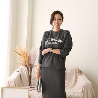 Set: Round-neck Letter Print Top + Band-waist Midi Skirt