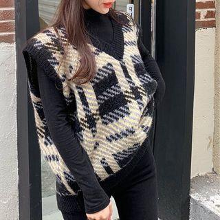 Plaid Sweater Vest / Mock-neck Top