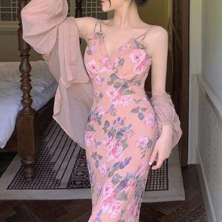 V-neck Floral Spaghetti-strap Dress / Plain Long-sleeve Cardigan