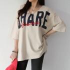 V-neck Share Letter T-shirt