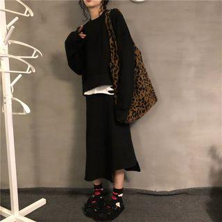 Plain Loose-fit Pullover / Plain Skirt