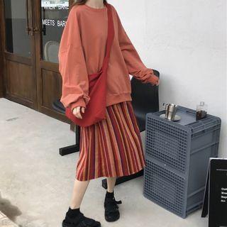 Plain Sweatshirt / Striped Midi Skirt