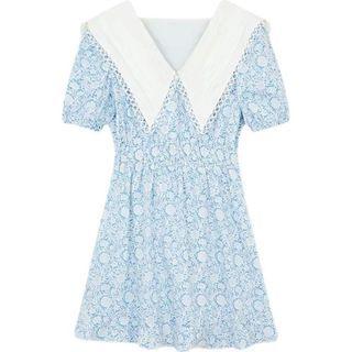 Short-sleeve V-neck Collared Floral A-line Dress
