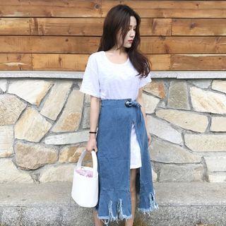 Set: Short-sleeve T-shirt + Fray Slit Midi Denim Skirt