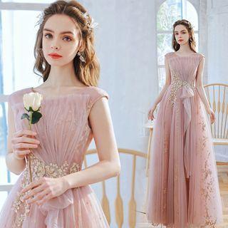 Sleeveless Floral Applique Evening Gown