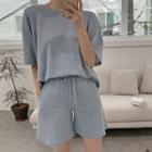 Waffle-texture T-shirt & Shorts Set