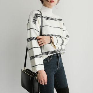 Turtle-neck Pattern Knit Top