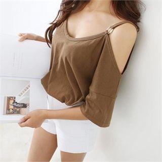 Cutout-shoulder 3/4-sleeve T-shirt