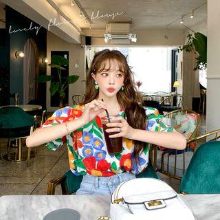 Puff-shoulder Flower-painted Blouse