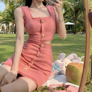 Sleeveless Tweed Cropped Top / Tweed Slim-fit Skirt