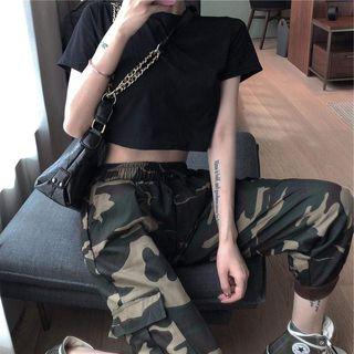 Short-sleeve Plain Crop Tee / Camo Printed Pants