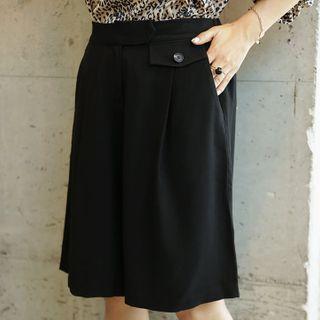 Flap-accent Bermuda Shorts