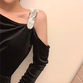 Plain Off-shoulder Long-sleeve Top / Dot Skirt