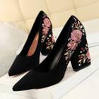 Flower Embroidered Chunky-heel Pumps